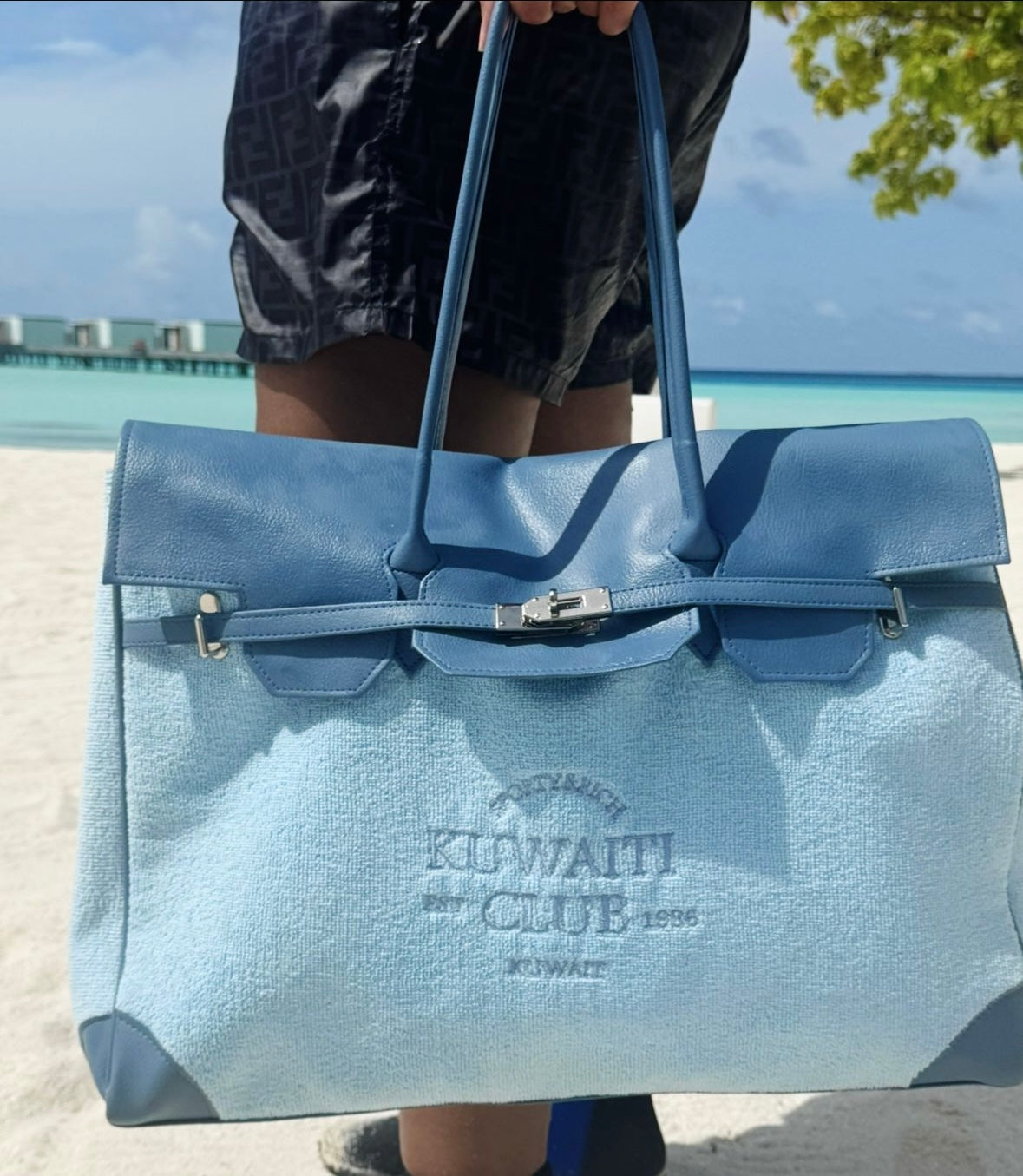 Kuwaiti club tote Bag